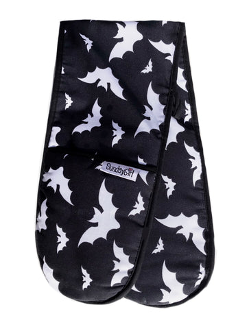 Black bat print oven gloves